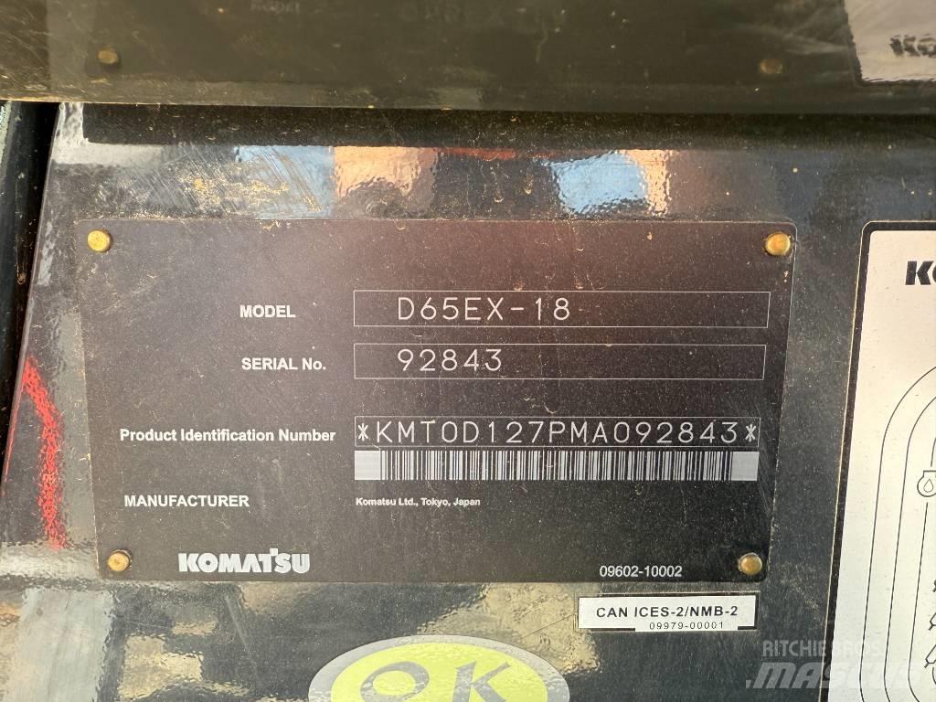 Komatsu D65EX-18 Buldožeri guseničari