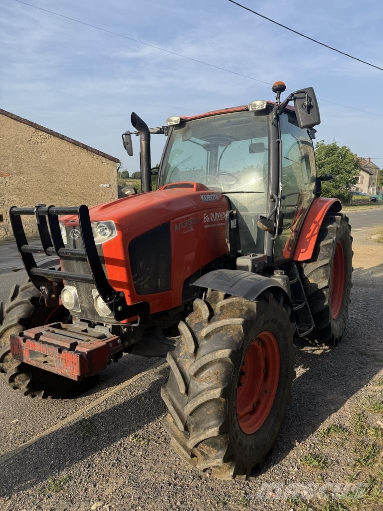 Kubota M135GX Traktori