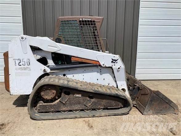 Bobcat T250 Skid steer mini utovarivači