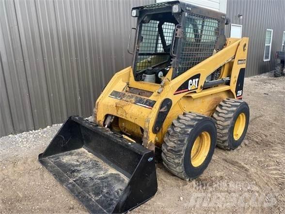 CAT 236 Skid steer mini utovarivači