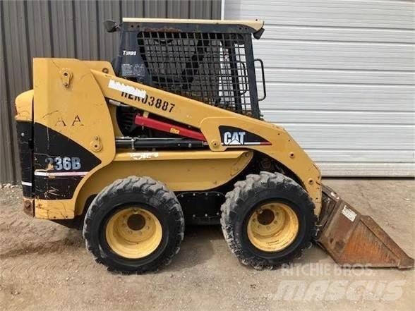 CAT 236B Skid steer mini utovarivači