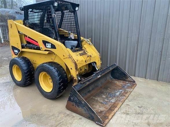 CAT 236B2 Skid steer mini utovarivači