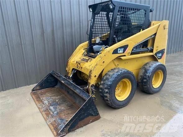 CAT 236B2 Skid steer mini utovarivači