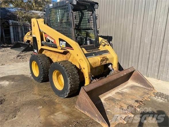 CAT 246 Skid steer mini utovarivači