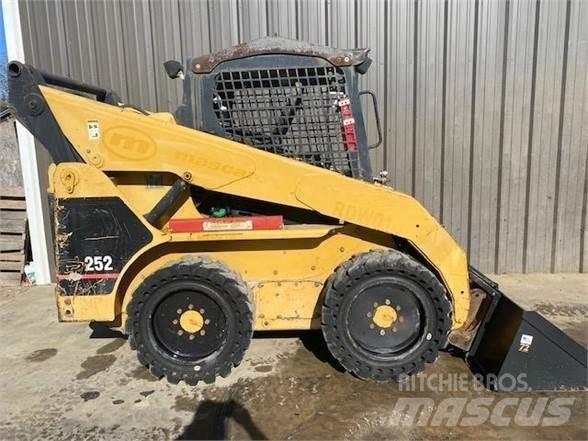 CAT 252 Skid steer mini utovarivači