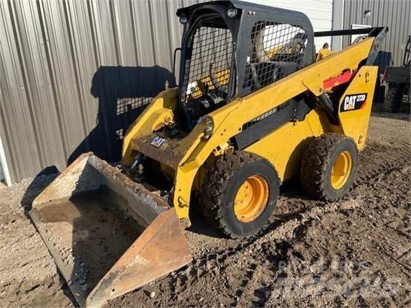 CAT 272D Skid steer mini utovarivači