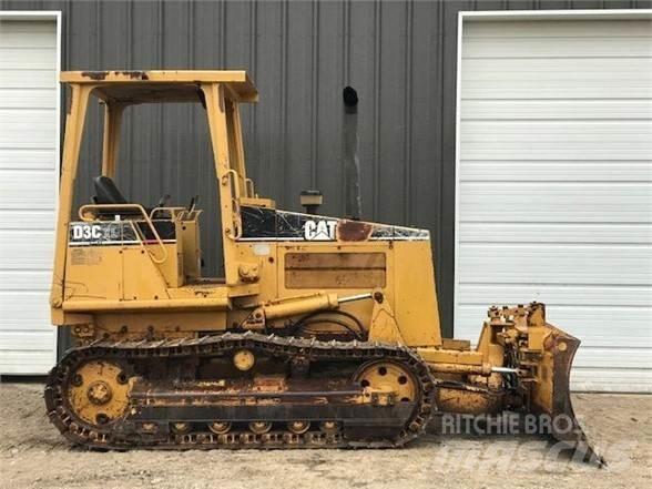 CAT D3C Buldožeri guseničari