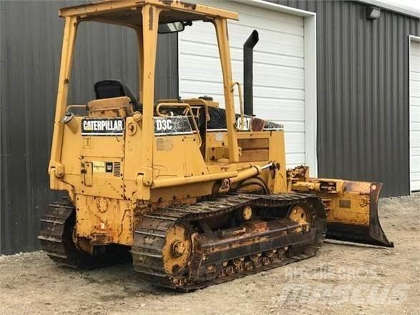 CAT D3C Buldožeri guseničari
