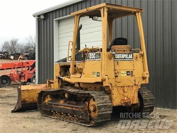CAT D3C Buldožeri guseničari