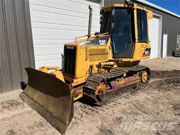 CAT D3G Buldožeri guseničari