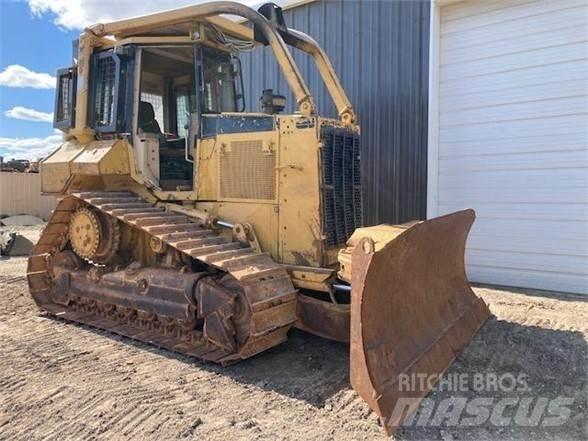 CAT D5M XL Buldožeri guseničari