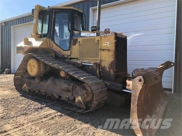 CAT D6M XL Buldožeri guseničari