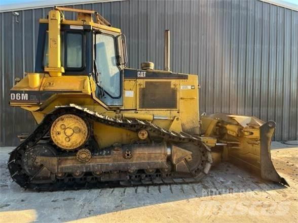 CAT D6M XL Buldožeri guseničari