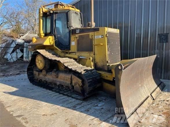 CAT D6M XL Buldožeri guseničari