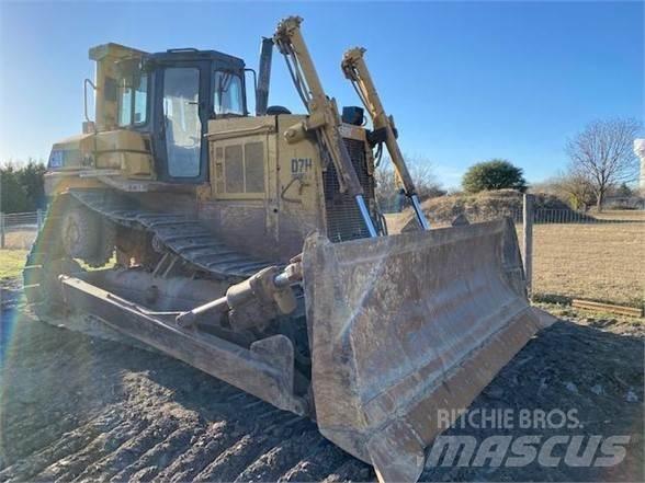 CAT D7H II Buldožeri guseničari