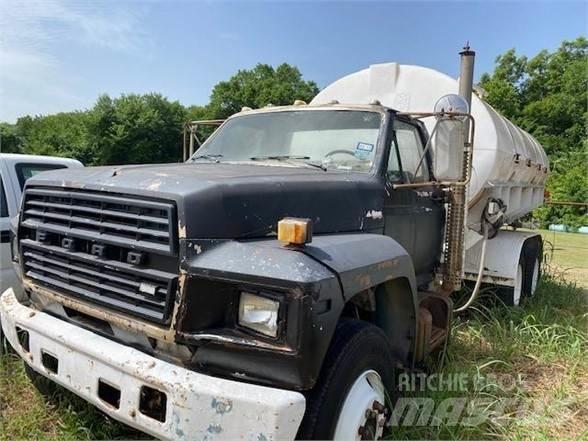 Ford F800 Kamioni cisterne
