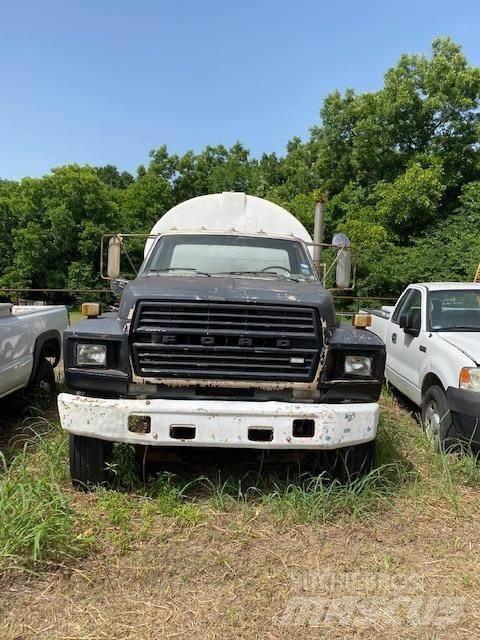 Ford F800 Kamioni cisterne