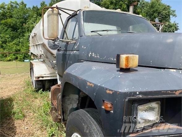 Ford F800 Kamioni cisterne
