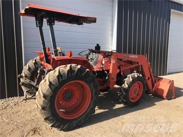 Kubota M4700 Traktori