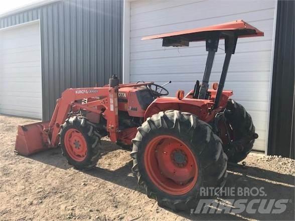 Kubota M4700 Traktori