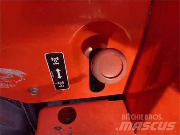 Kubota MX5000 Traktori