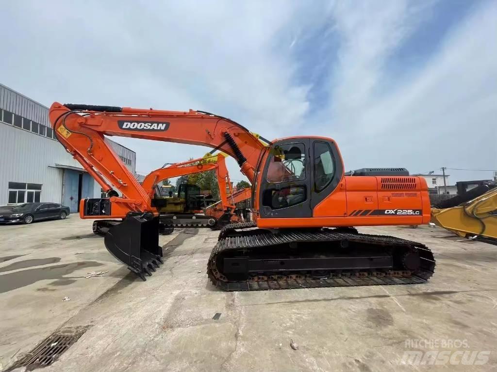 Doosan DX 225 LC Bageri guseničari