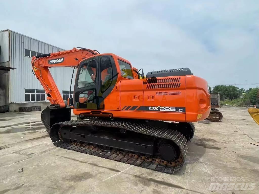 Doosan DX 225 LC Bageri guseničari
