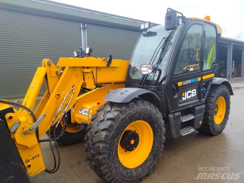 JCB 542-70 Poljoprivredni teleskopski utovarivači