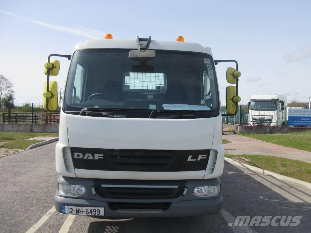 DAF 45.210 ATI Kamioni sa ravan platformom / vitlom