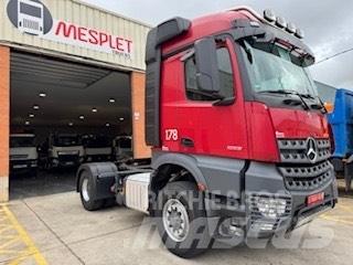 Mercedes Arocs 1853 Tegljači
