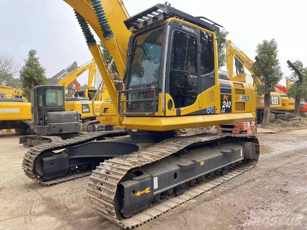 Komatsu PC240-8 Bageri guseničari