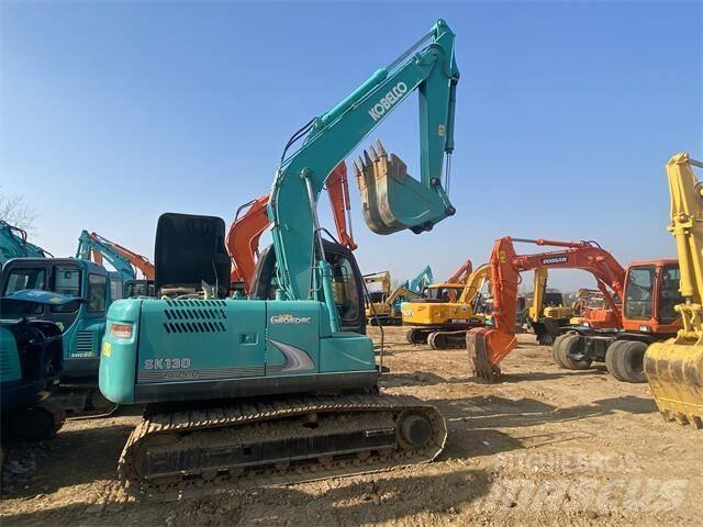 Kobelco SK 130 Midi bageri 7t – 12t