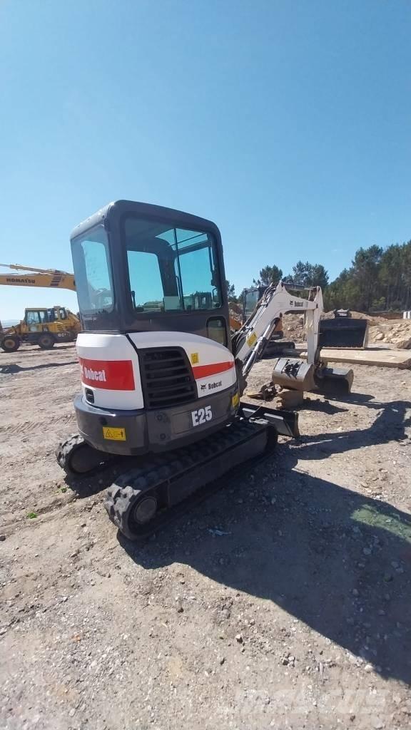 Bobcat E 25 Mini bageri < 7t