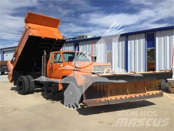 Ford F800 Posipači soli i peska