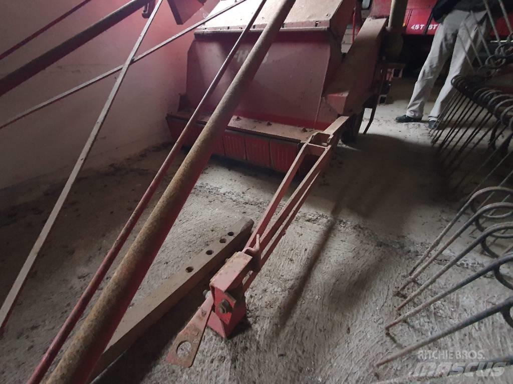  FH113  Grønthøster Kombajni za stočnu hranu