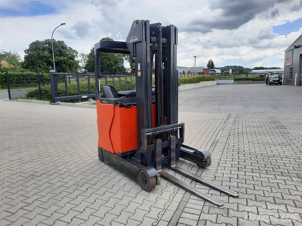 Linde R14 Viljuškari sa pomičnim stupom