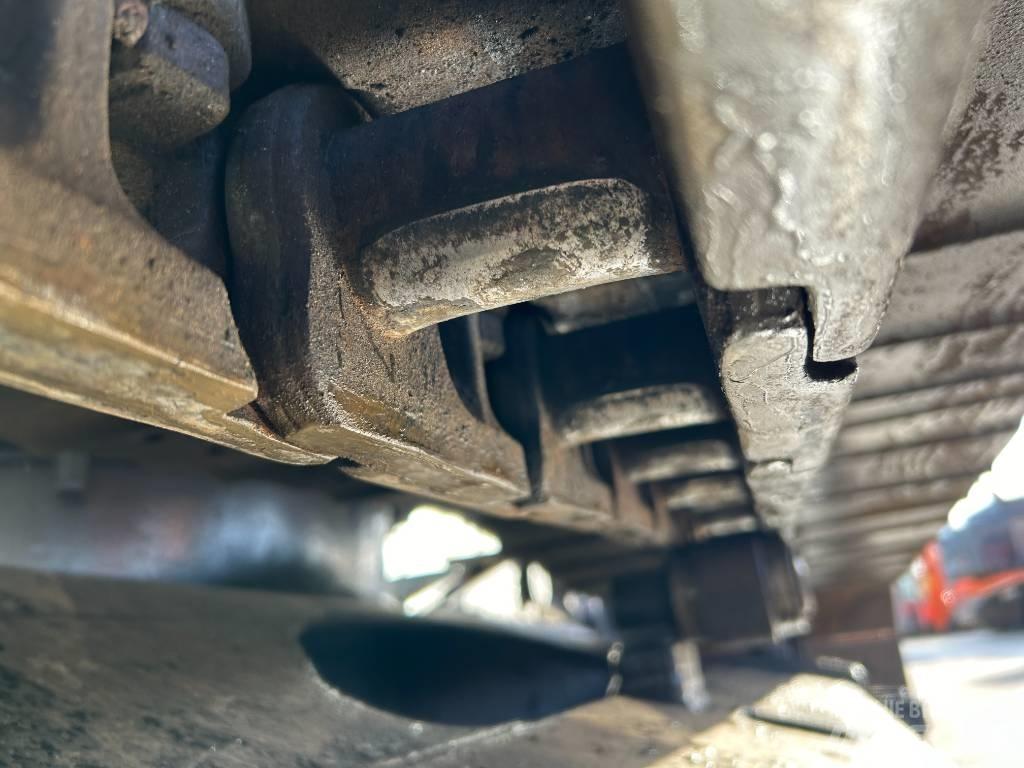 Hitachi ZX 135 US-3 Bageri guseničari