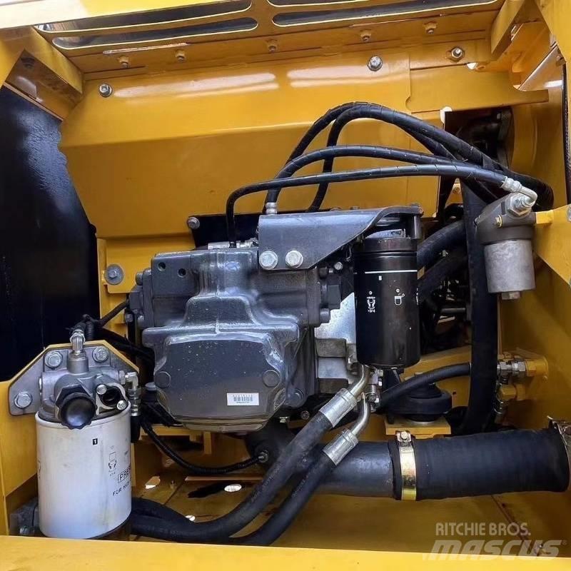 Komatsu PC 220 Bageri guseničari
