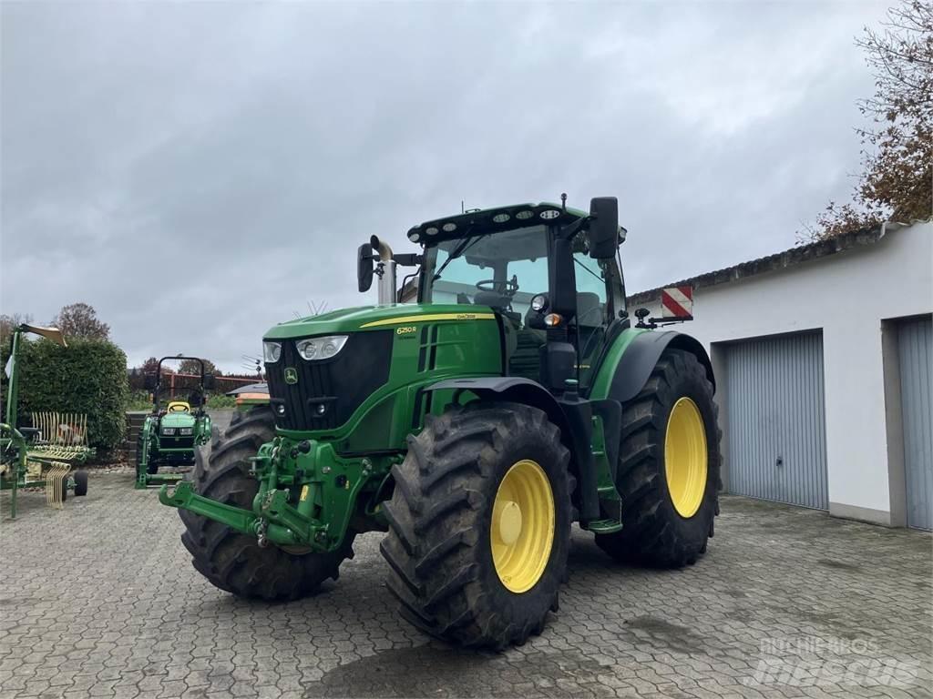 John Deere 6250R Traktori