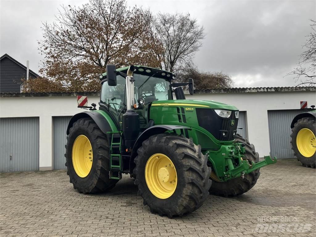 John Deere 6250R Traktori