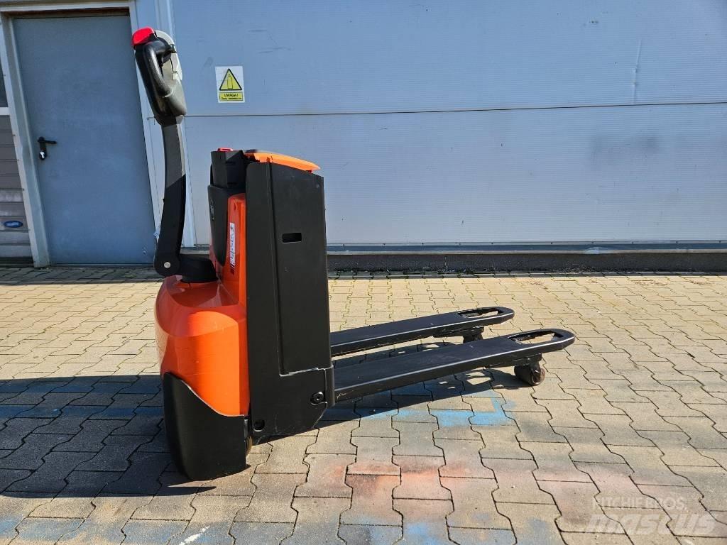 BT LWE 140 Nisko podizni električni viljuškar