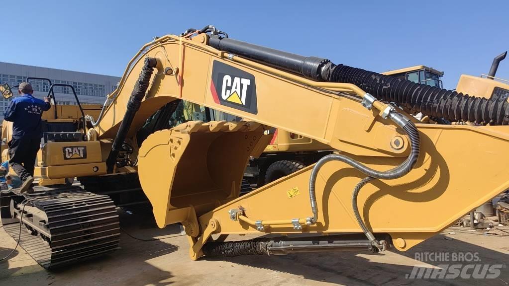 CAT 2018 CAT 320 Bageri točkaši