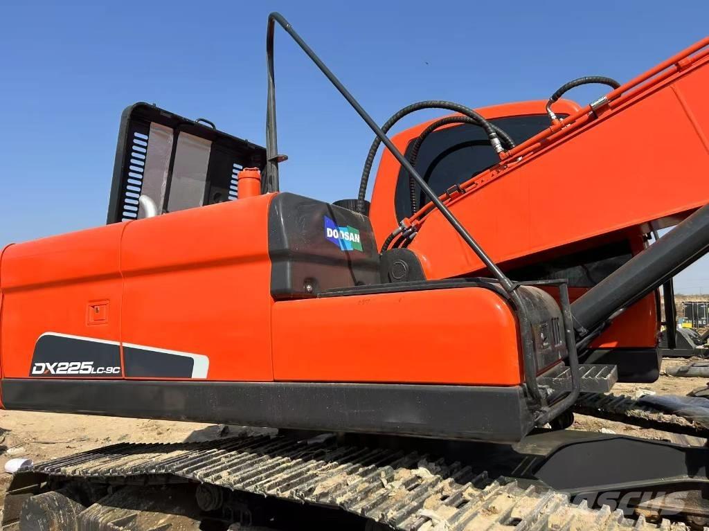 Doosan DX225LC-9C Bageri guseničari