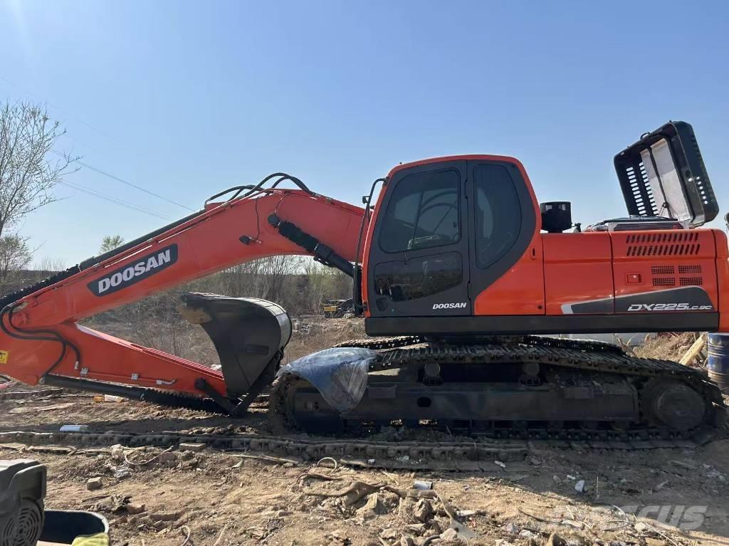 Doosan DX225LC-9C Bageri guseničari