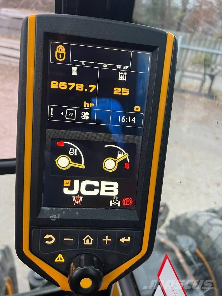 JCB JS 145 W+ TT4i Bageri točkaši