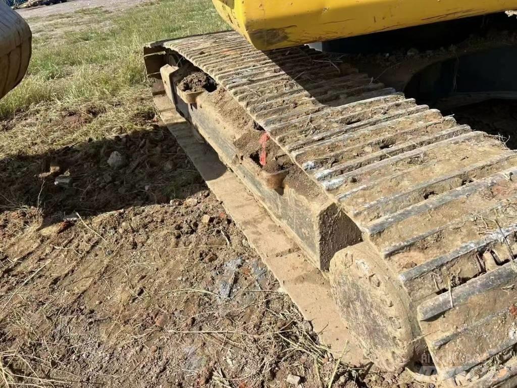 Komatsu PC 200 Bageri guseničari
