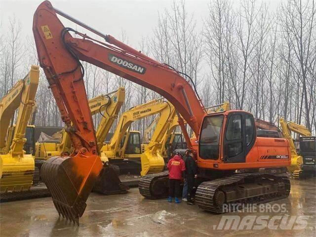 Doosan DX300LC Bageri guseničari