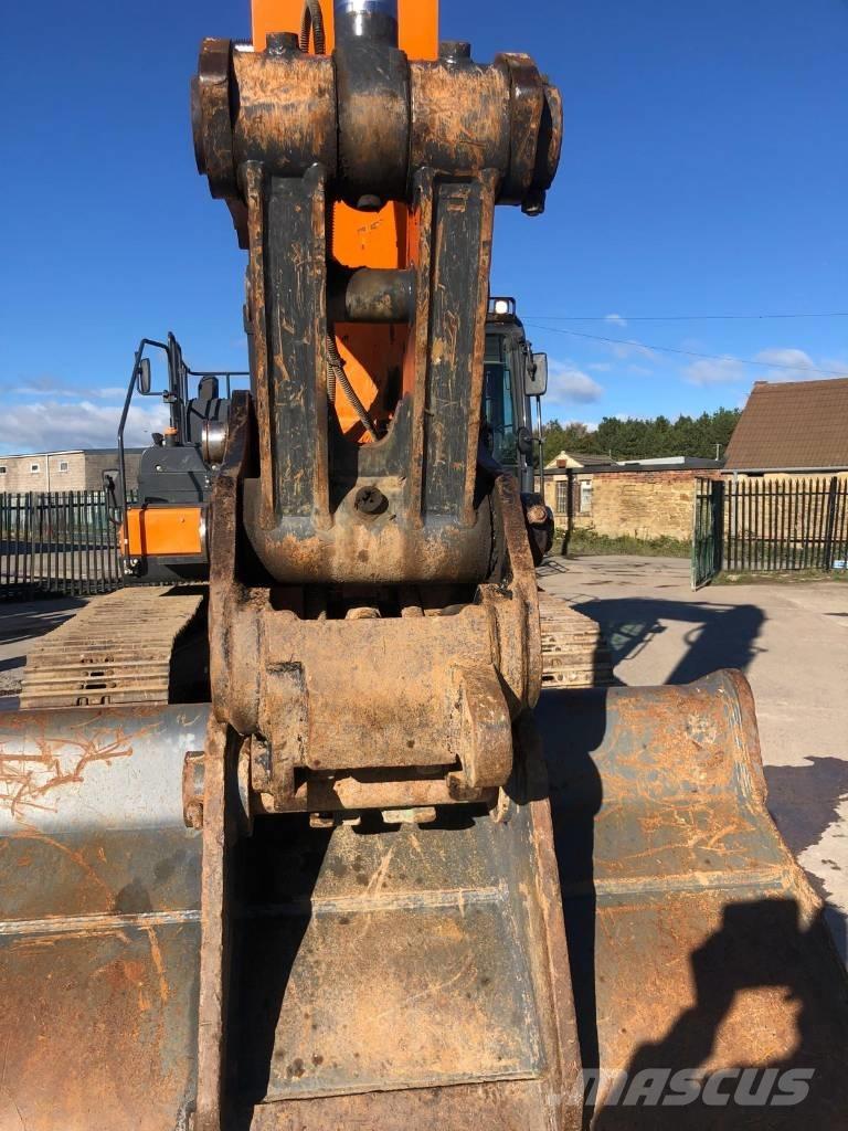 Doosan DX 300 LC Bageri guseničari
