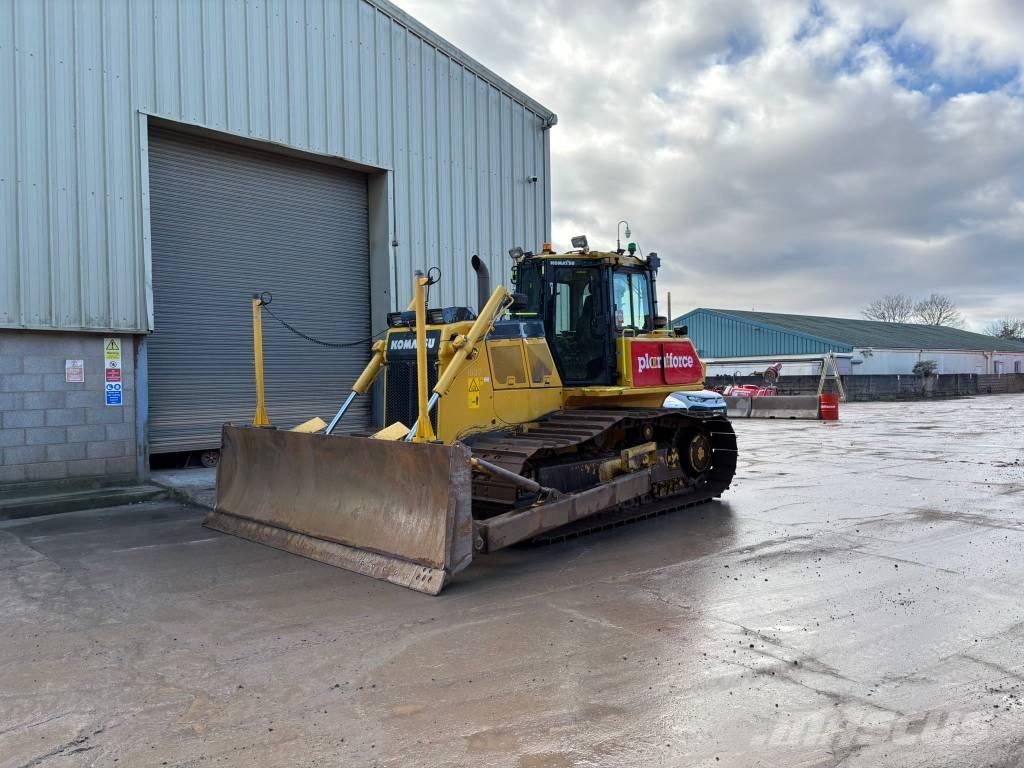 Komatsu D65PX-18E0 Buldožeri guseničari