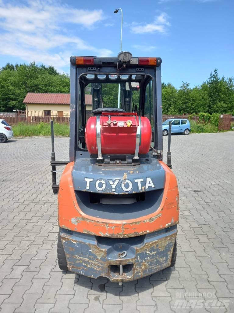 Toyota 8 FGF 30 Plinski viljuškari